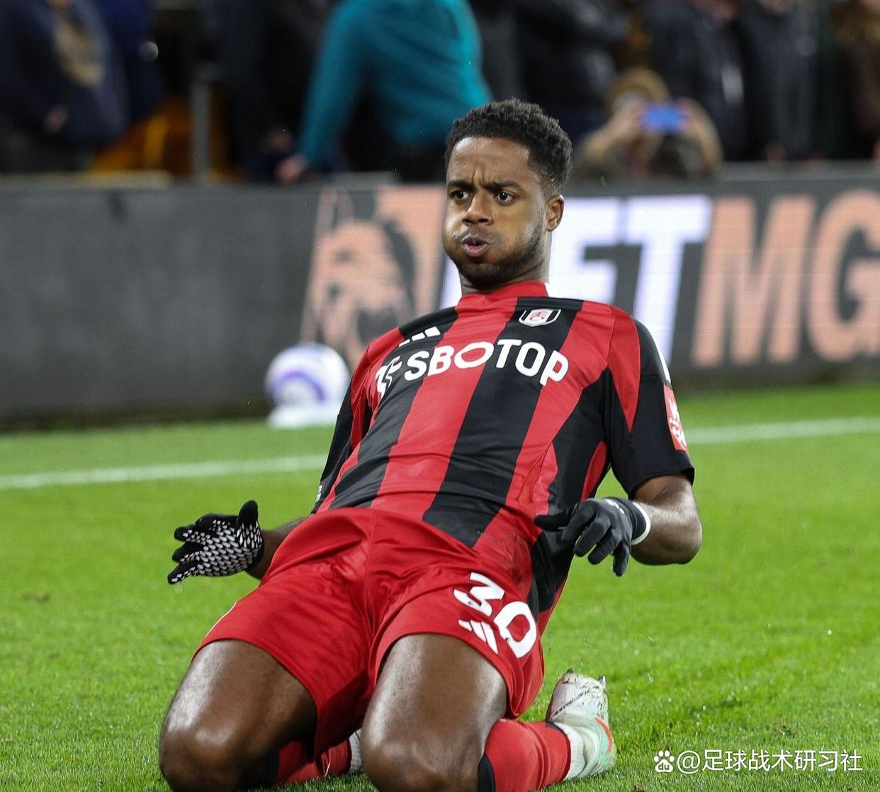 狼队主场不敌对手,遭遇失利 狼队主场不敌对手,遭遇失利